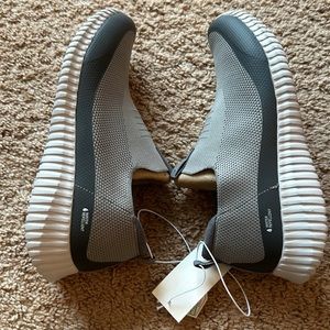 NWT! Skechers Gray Sneakers - S Sport Sz 11 Women’s / Layci Style